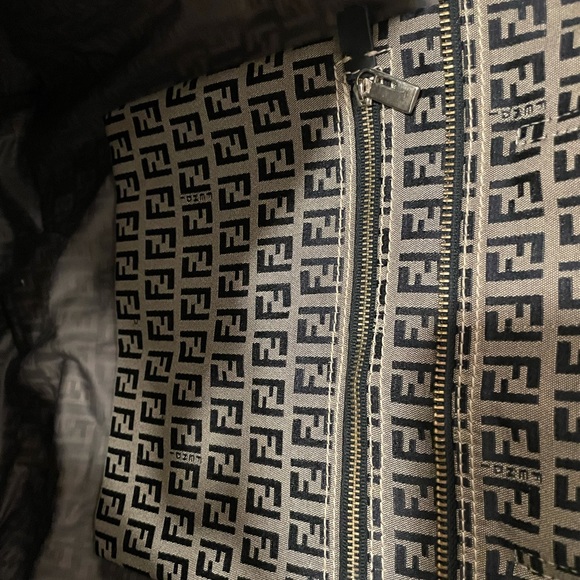 💃Fendi 💃 Zucca-pattern Roll tote bag - Picture 14 of 16